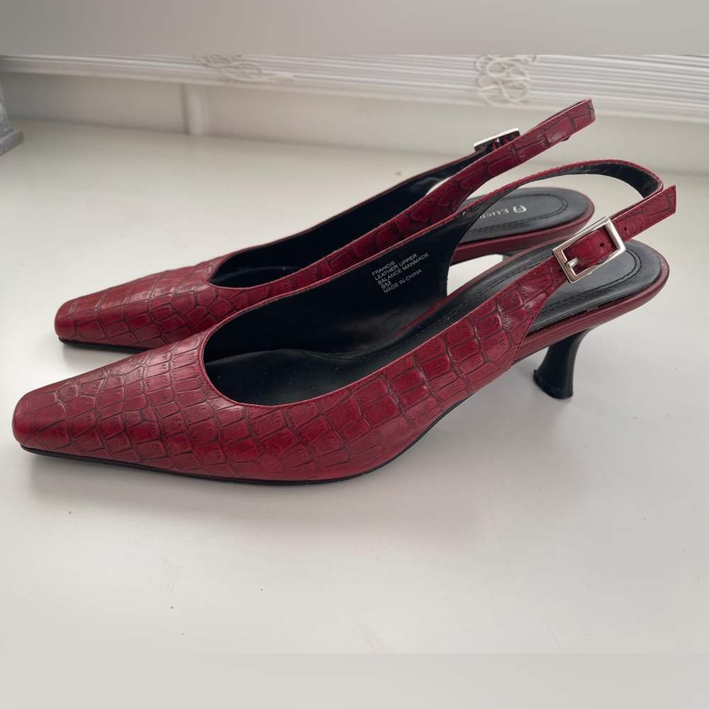 Etienne Aigner Red Croc-Embossed Slingback Kitten Heel Pumps Vintage Size 9
